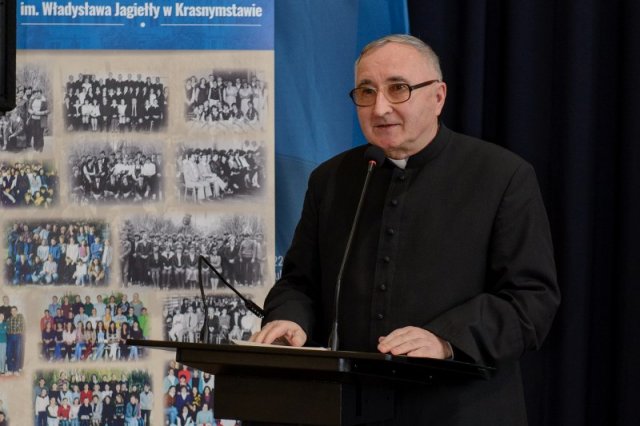 FOTORELACJA Z INAUGURACJI ROKU 100-LECIA SZKOŁY