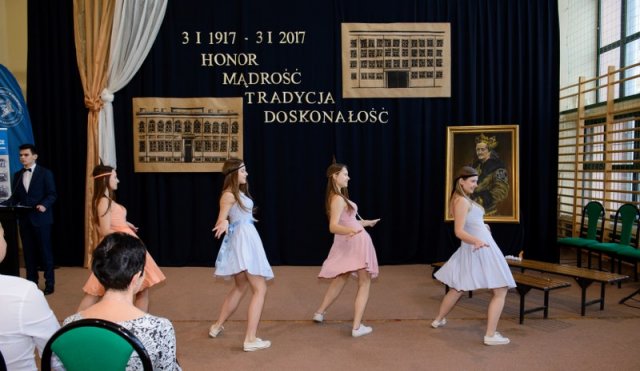 FOTORELACJA Z INAUGURACJI ROKU 100-LECIA SZKOŁY
