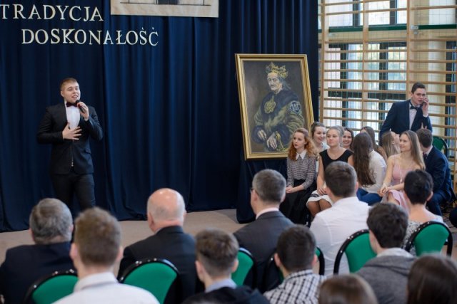 FOTORELACJA Z INAUGURACJI ROKU 100-LECIA SZKOŁY