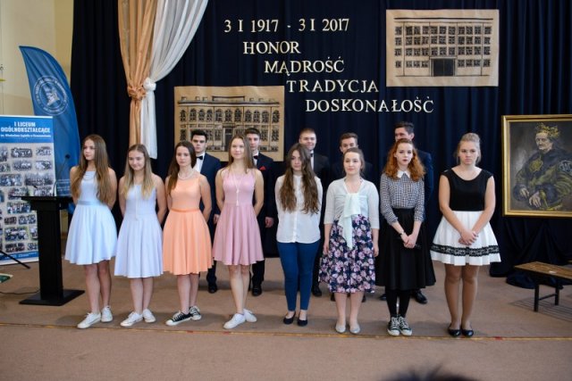 FOTORELACJA Z INAUGURACJI ROKU 100-LECIA SZKOŁY