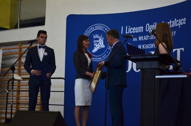 FOTORELACJA  Z  OBCHODÓW  100-LECIA  I  LICEUM OGÓLNOKSZTAŁCĄCEGO IM. WŁADYSŁAWA JAGIEŁŁY W KRASNYMSTAWIE