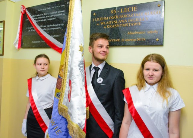 Odsłonięcie tablicy pamiątkowej.
